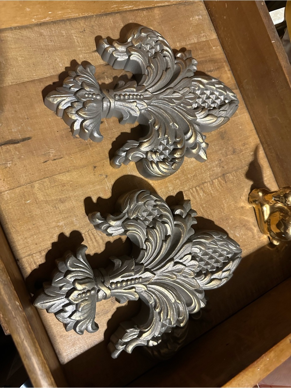 Vintage fleur de lis wall decor